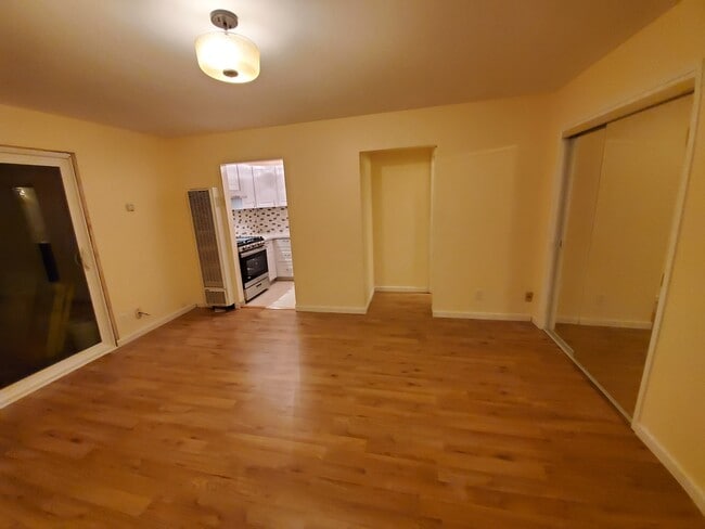 Photo - 1123 Chula Vista Ave Unit 3