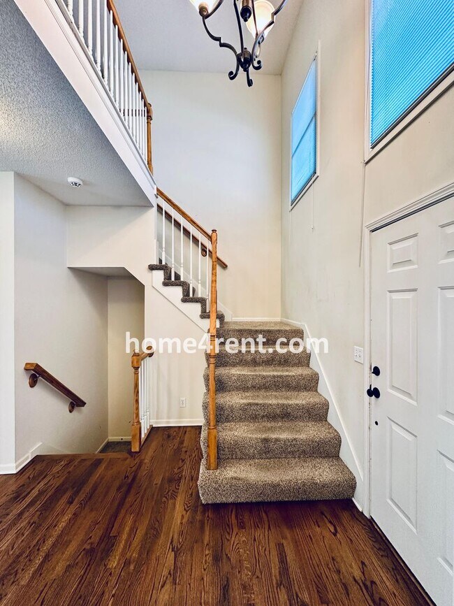 Photo - Blue Valley Northwest home on a cul-de-sac w/ granite counters, ss appliances and fenced yard!