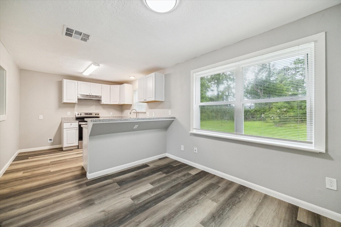 Photo - 7426 Saunders Rd