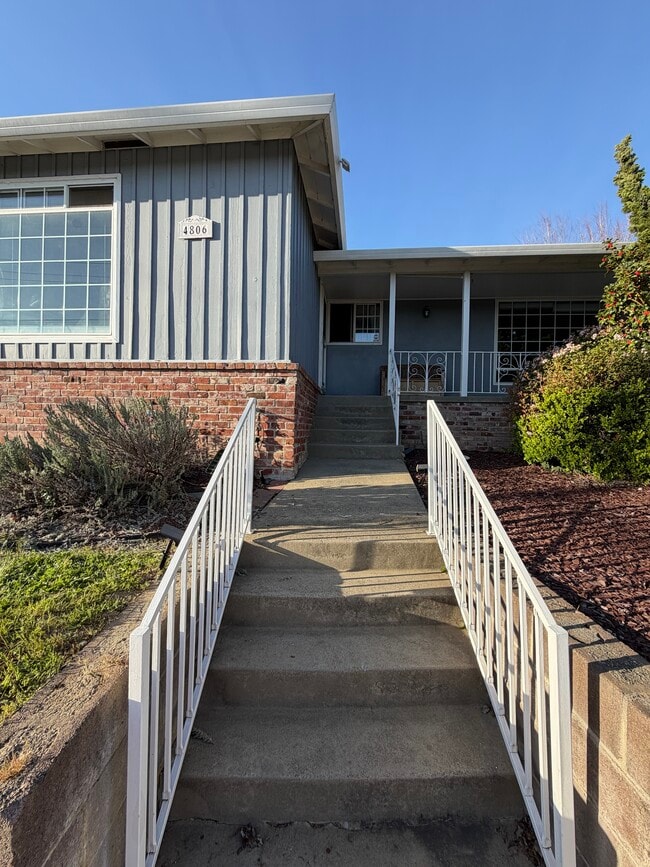 Photo - 4806 Lodi Way