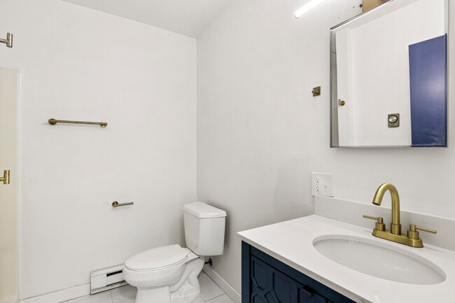 2BR/2BA Bathroom