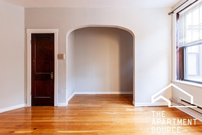 Photo - 721 W Barry Ave Unit 2