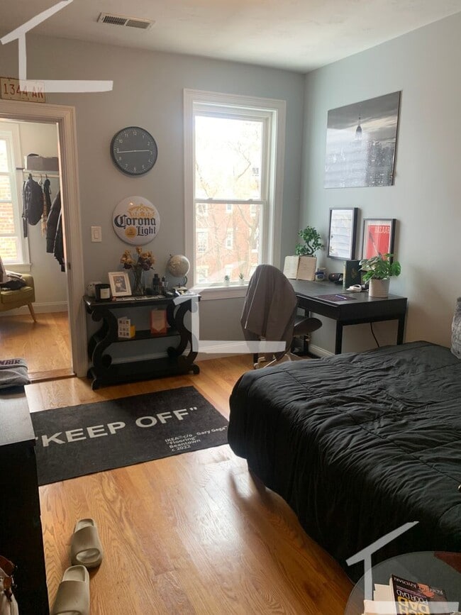 Photo - 9/1 Renovated 5BR/2BA on Allston/Brookline border