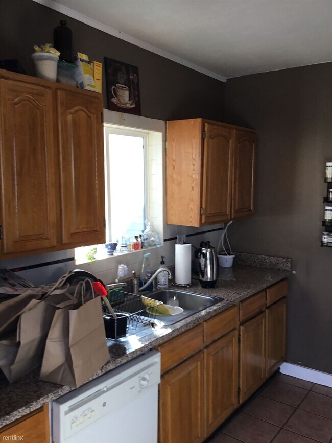 Photo - 4 br, 2 bath House - 86 Linden St # 2