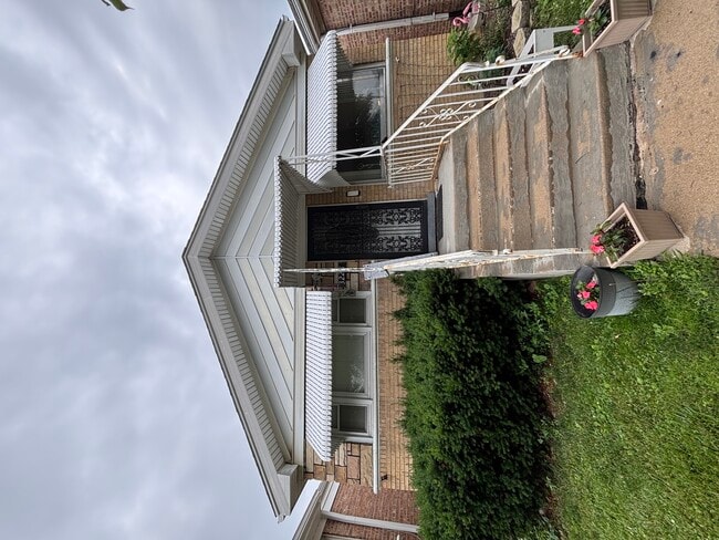 Building Photo - 3228 S 52nd Ct