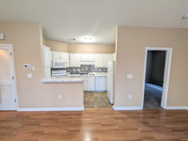 Kitchen - 4405 Sweetwater Blvd Unit 4405 Sweetwater Blvd.
