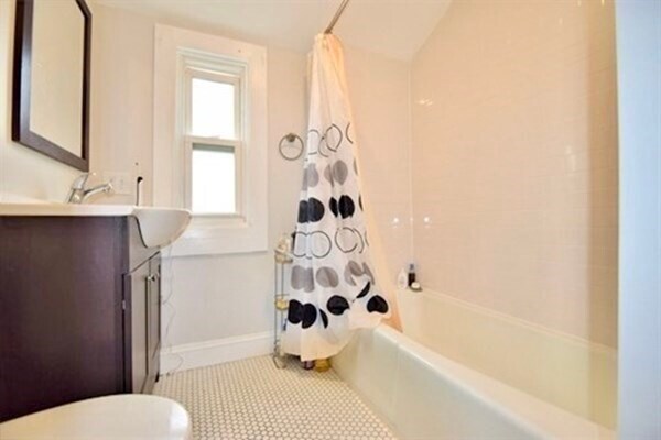Photo - 67 Avon St Unit 3