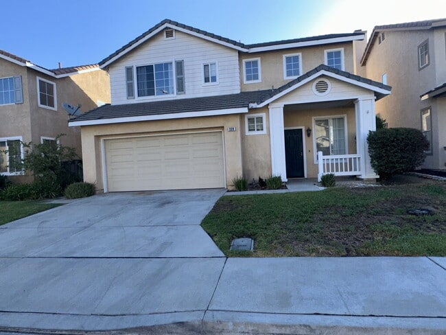 Building Photo - Charming 3 Bed, 3 Bath Home in Corona