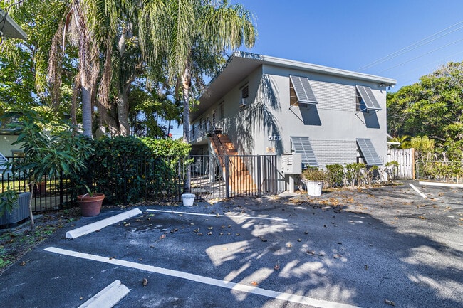 Building Photo - 4205 N Flagler Dr