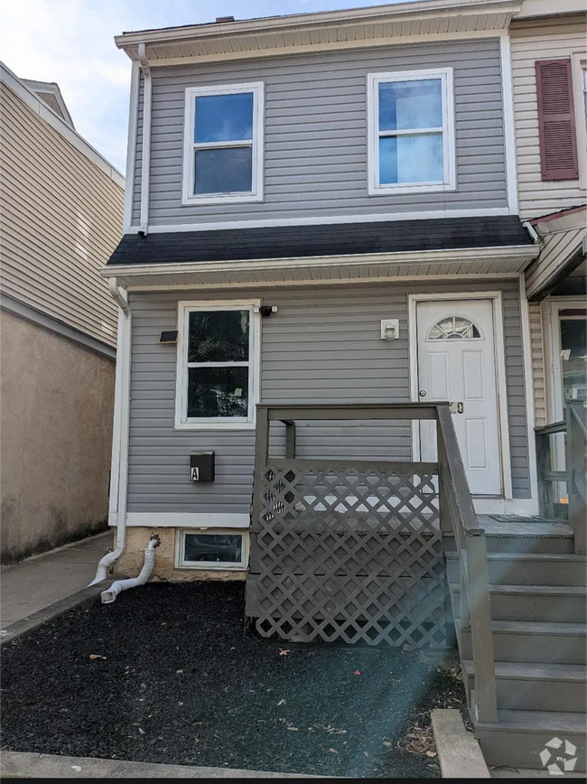 Building Photo - 520 E Miner St Unit A Rental