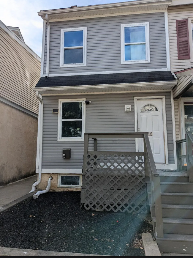 Front of building - 520 E Miner St Apartments Unit A