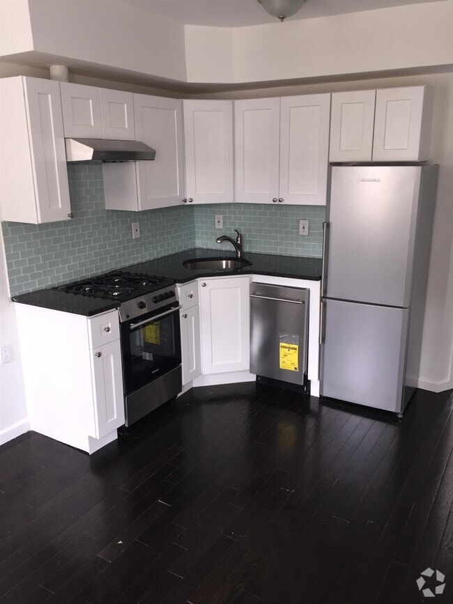 Building Photo - 60 Webster Ave Unit 2 Rental