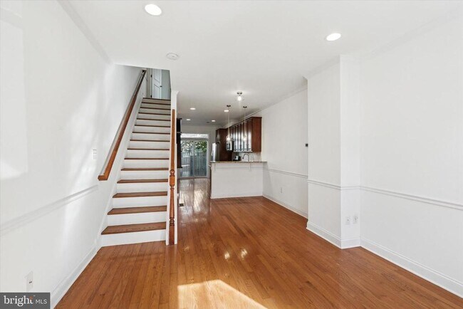 Photo - 1913 Titan St