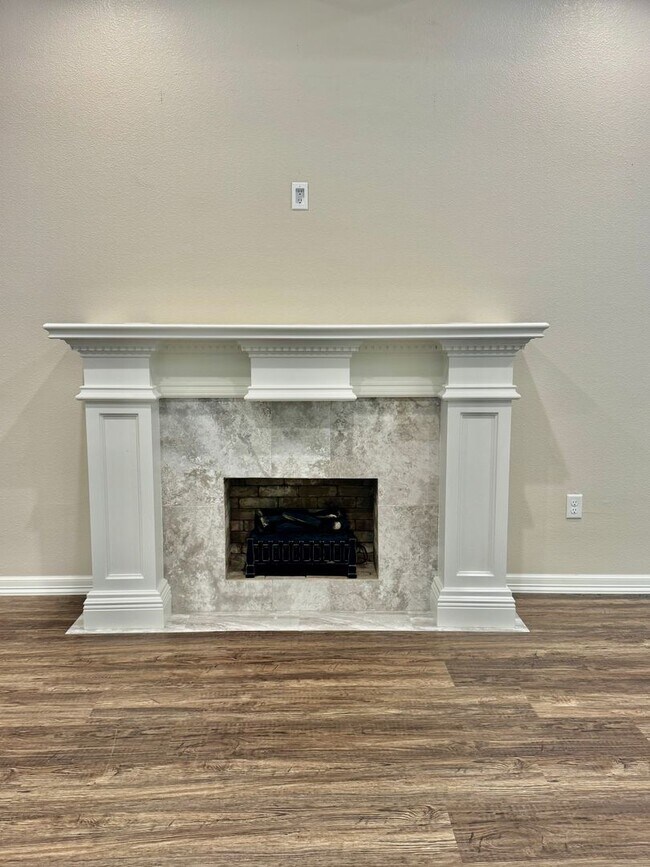 Photo - Elegant Estate in the Country Club Setting-Mother in law suite