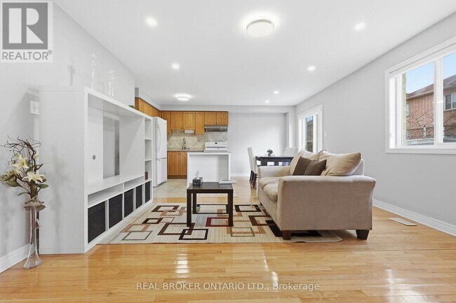 Photo - 2 Sir Jacobs Crescent