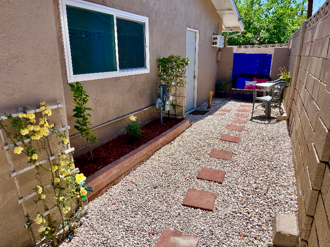 Building Photo - 5333 Longridge Ave