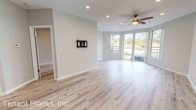 Photo - 411 Park Ave Unidad 133