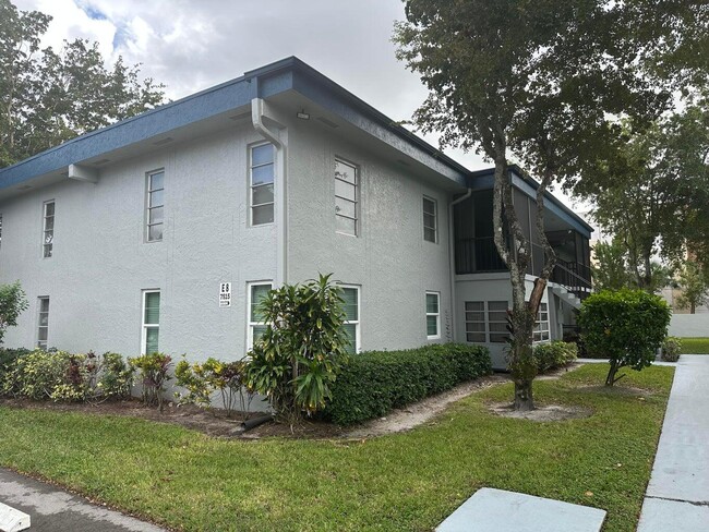 Building Photo - 7515 S Oriole Blvd Unit 204 Rental