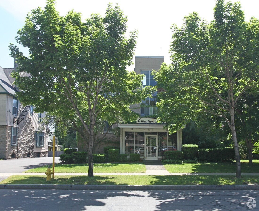 Photo - Executive Manor