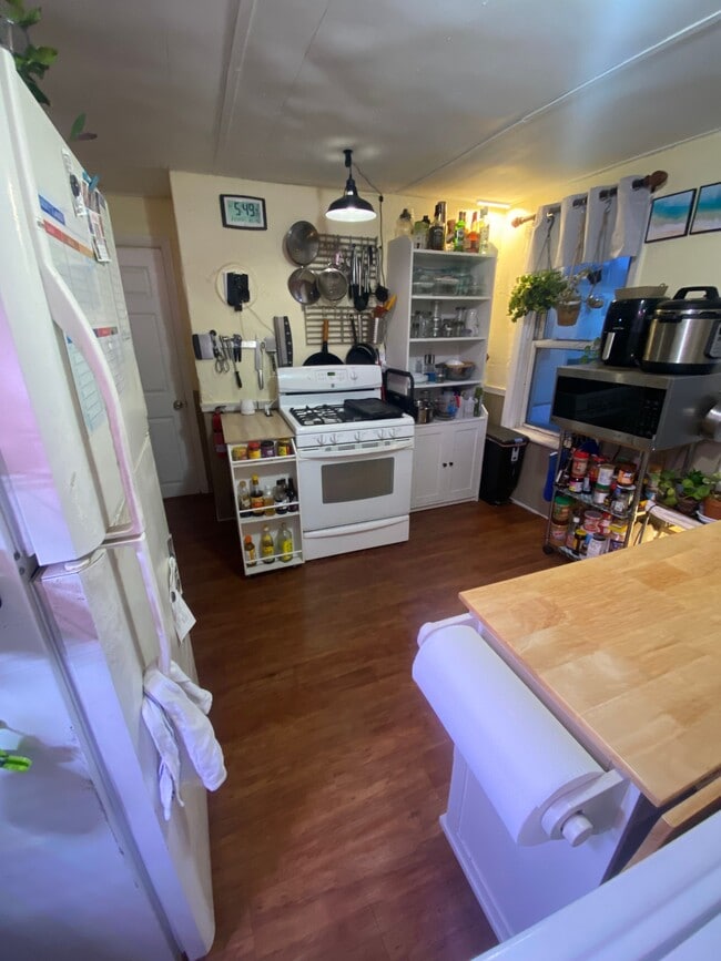 Photo - 4 Perry Ave Unit 3