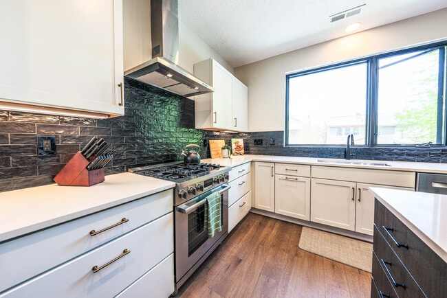 Photo - 362 Zimpfer St