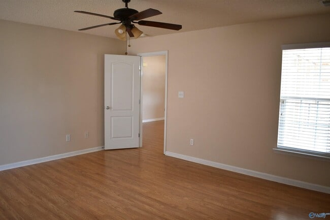 Photo - 117 Millside Ln NW