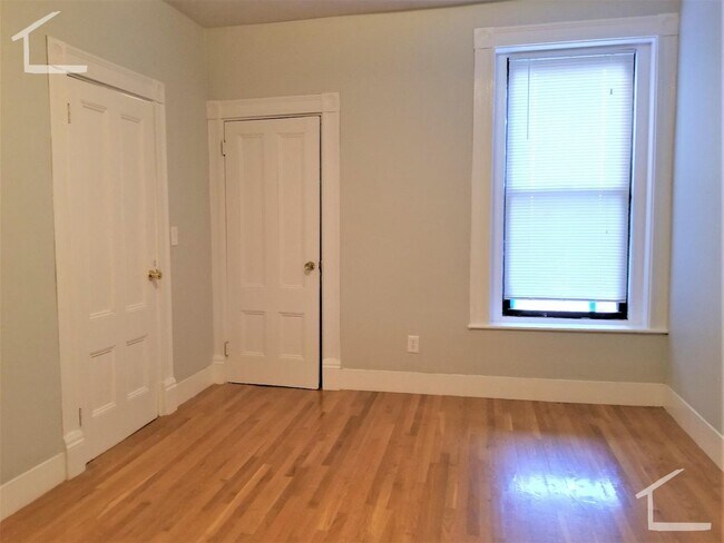 Photo - 303 Washington St