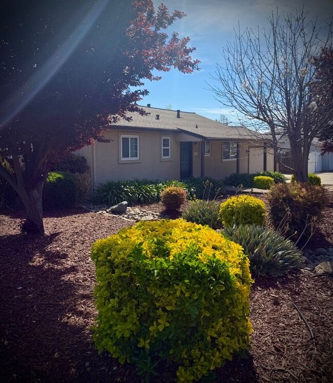 Photo - 6552 Miles Ln