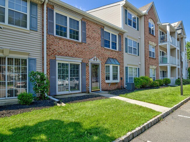 Photo - 96 Versailles Ct