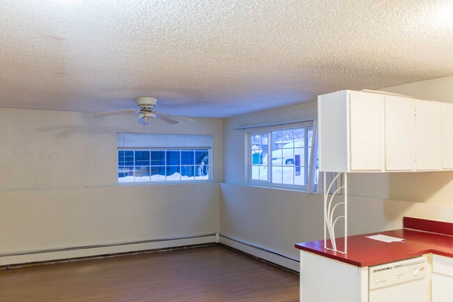 1410 W 27th Ave Unit 3