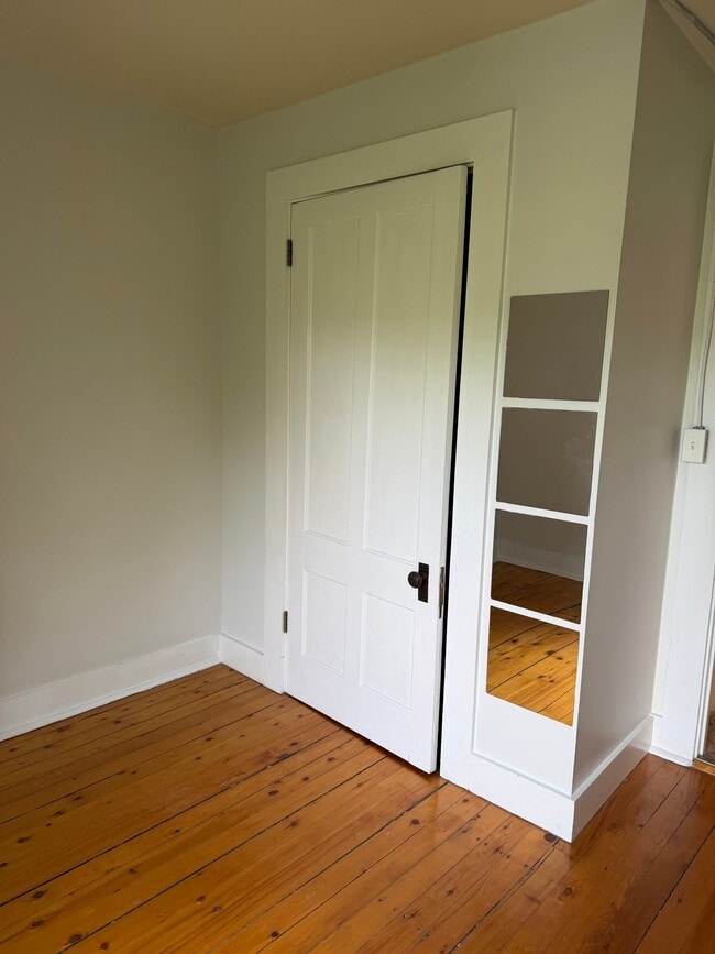 Photo - 12 Downing St Unit 3