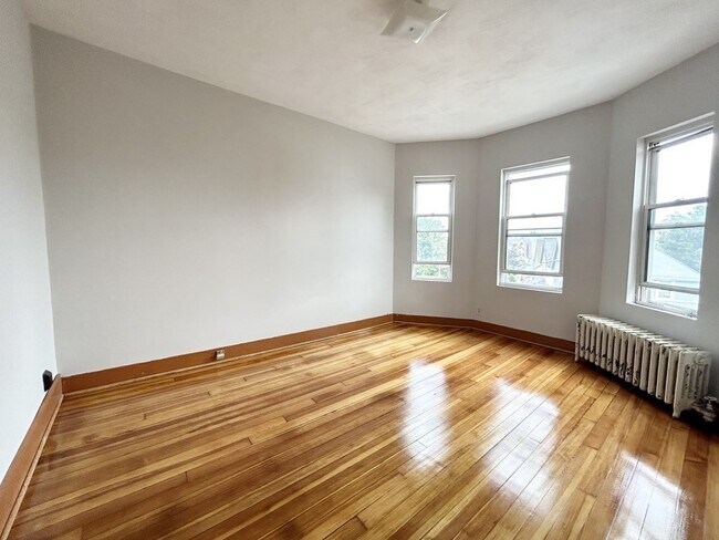 Photo - 18 Eastman St Unidad 3