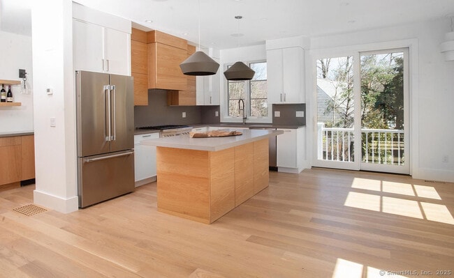 Photo - 6 Down River Rd Unidad B