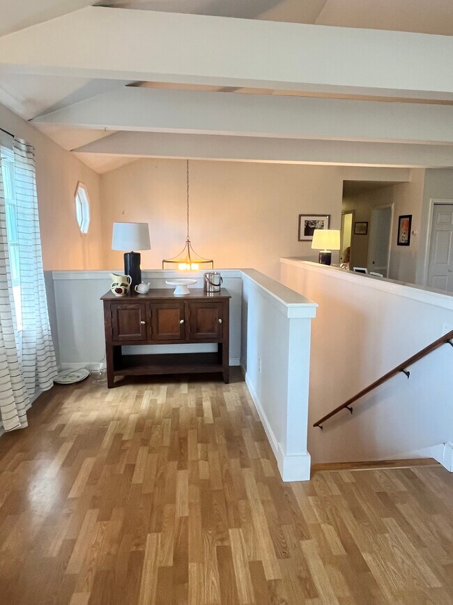 Photo - 9 Greenlaw Blvd House