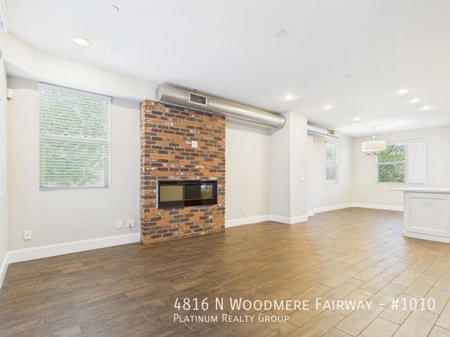 4816 N Woodmere Fairway Unit 1010