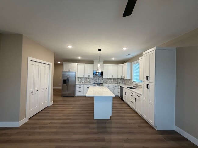 Photo - 2121 Carr Rd