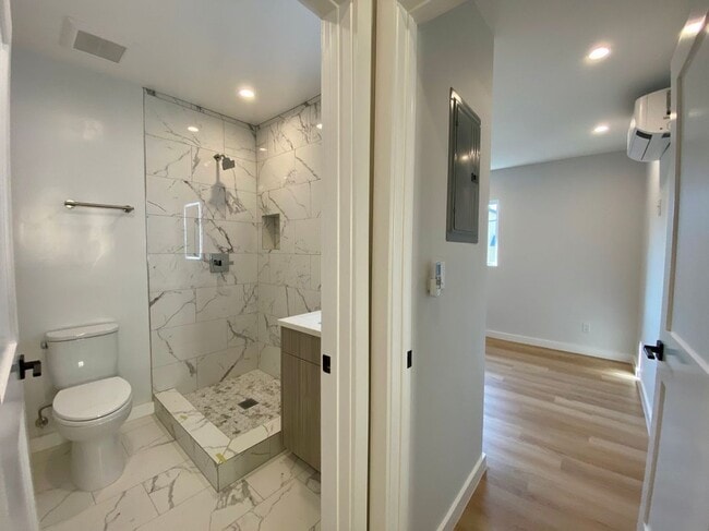 Photo - 3207 W 3rd St Apartment Unit 3