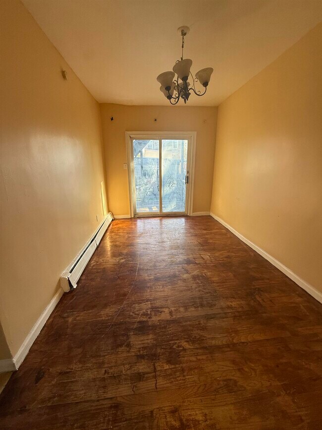 Photo - 290 Ege Ave Unit 1