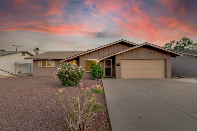 Beautiful 4 bedroom 2 bathroom home in Tempe! - Beautiful 4 bedroom 2 bathroom home in Tempe!