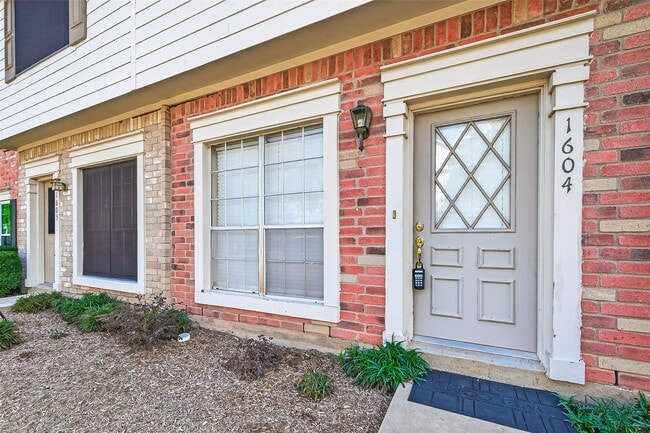 Photo - 2910 Grants Lake Blvd Unit 1604