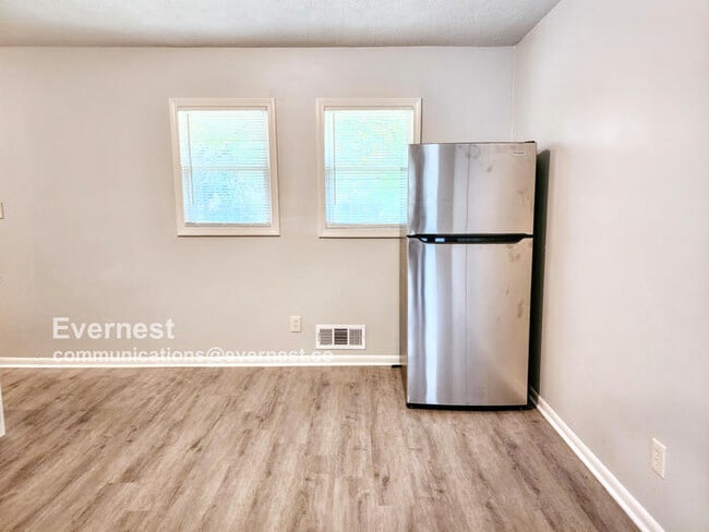 Photo - 8249 Kendrick Rd