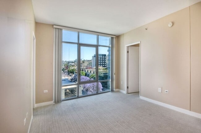 Photo - 425 W Beech St