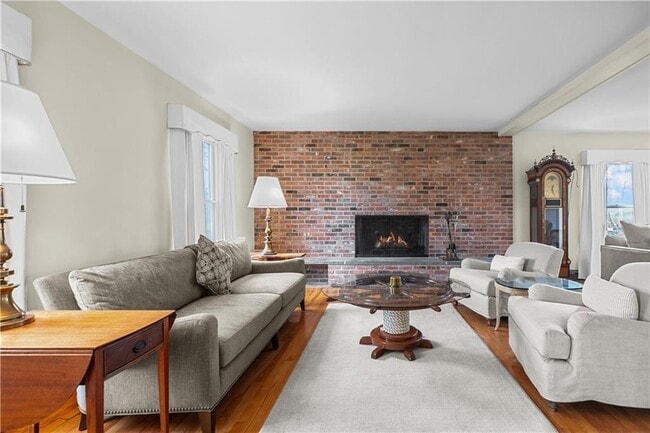 Photo - 155 Taylor Rd