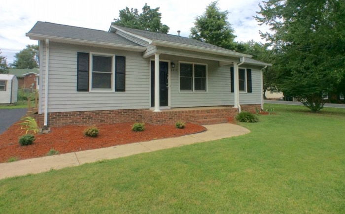 Photo - 2215 Medlin Ct