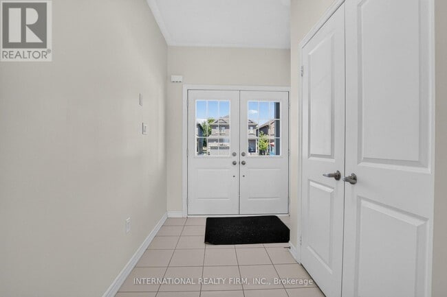 Photo - 240 Ridley Cres
