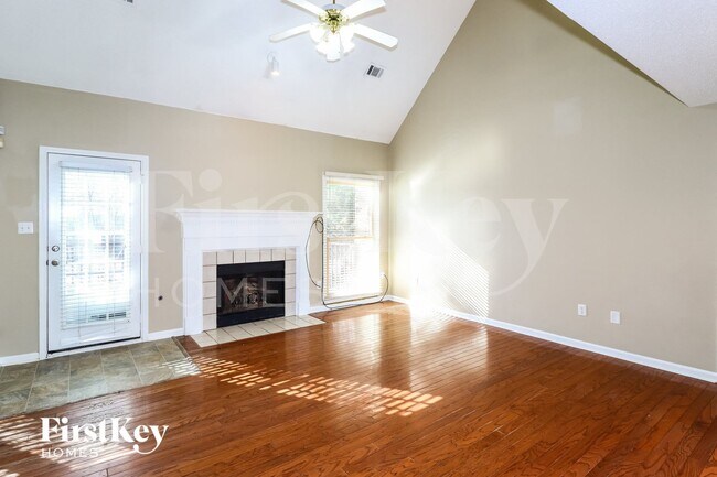 9095 Strawberry Ln
