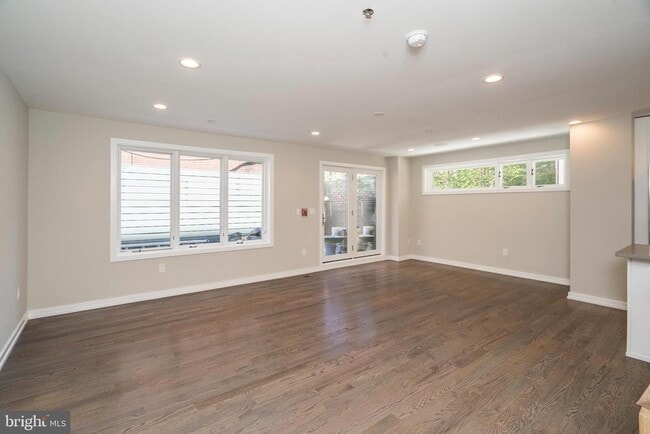 Photo - 1701 Bainbridge St Unit 1