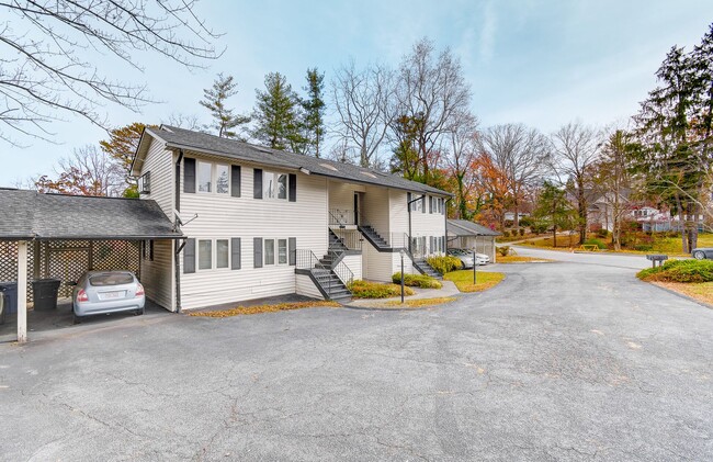 Photo - 1104 N Main St Unidad Apt B