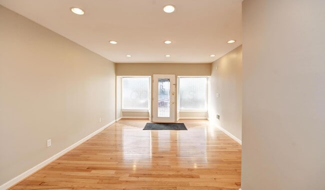 Photo - 746 Beech St