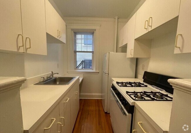 Building Photo - 27 Wendell St Rental